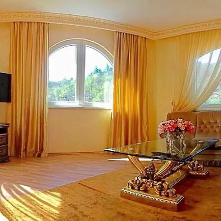 Lyra * Karlovy Vary