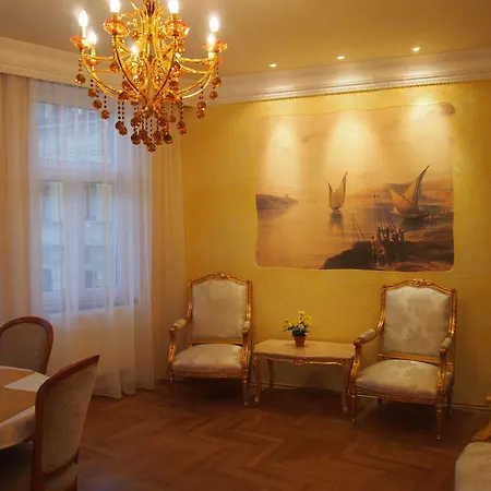 Lyra Apartment *