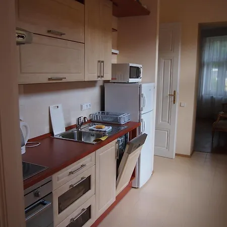 Lyra Apartment *